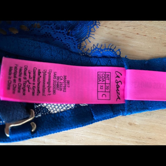La Senza Beyond Sexy Blue Lace Bra with Black String Detailing - Picture 3 of 4